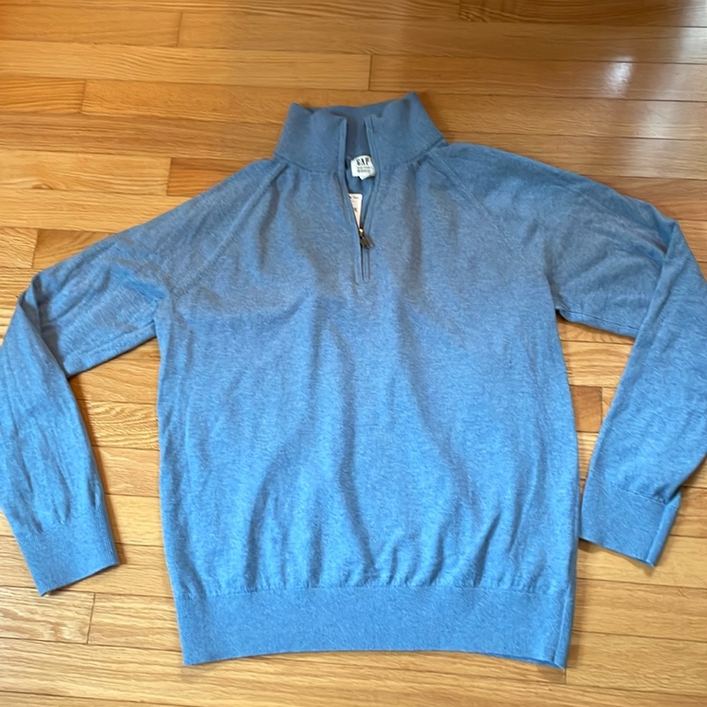 NWT Men’s Gap Quarter Zip Sweater, size Large